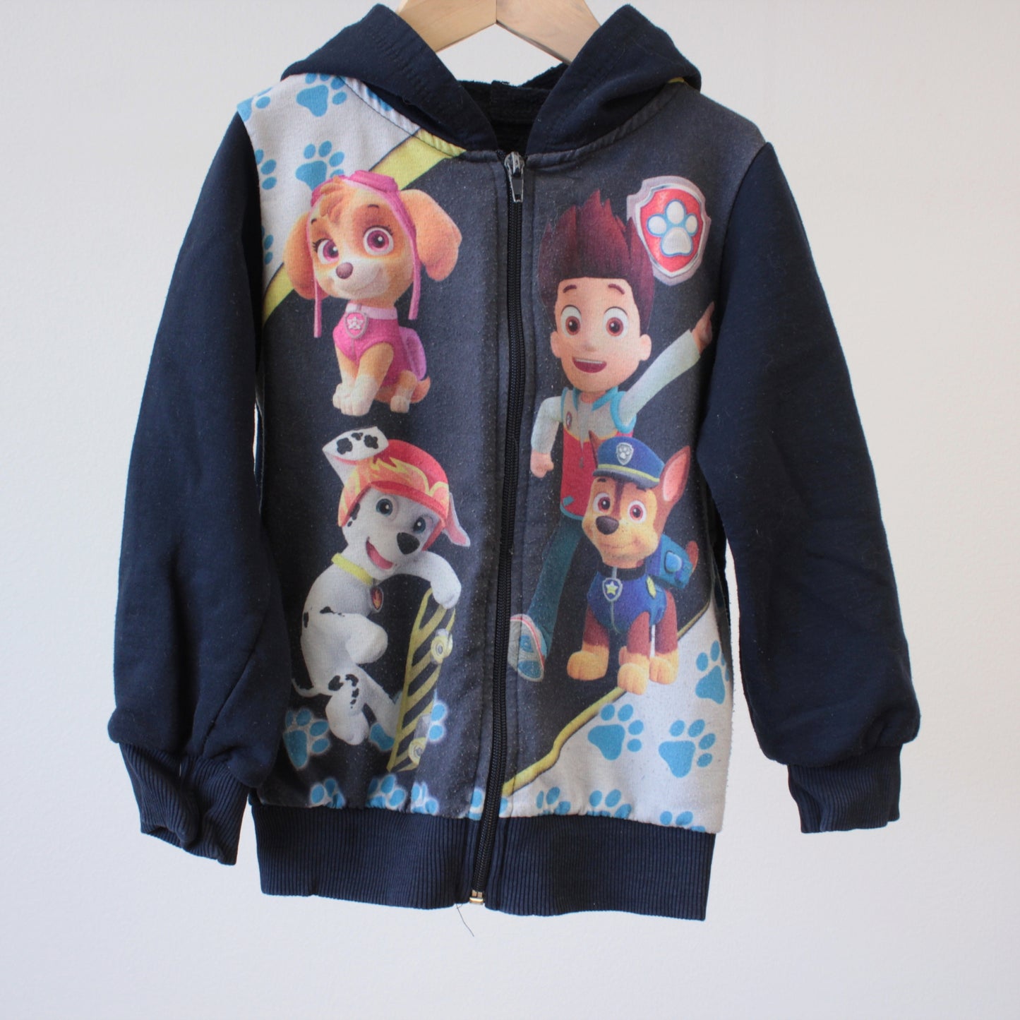 College-huppari, koko 110cm