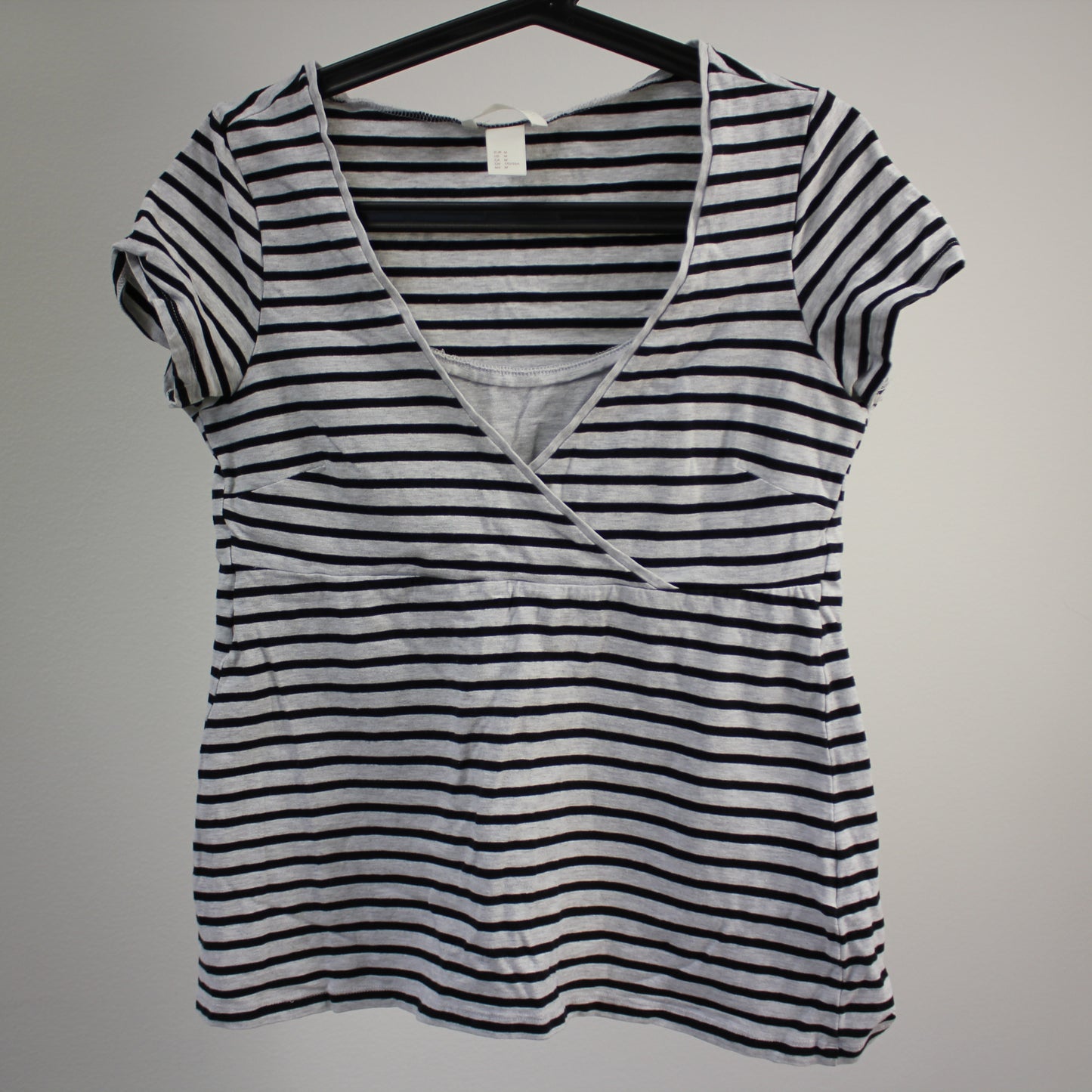 second hand Imetyspaita trikoo, koko M (38/40")-H&M Mama