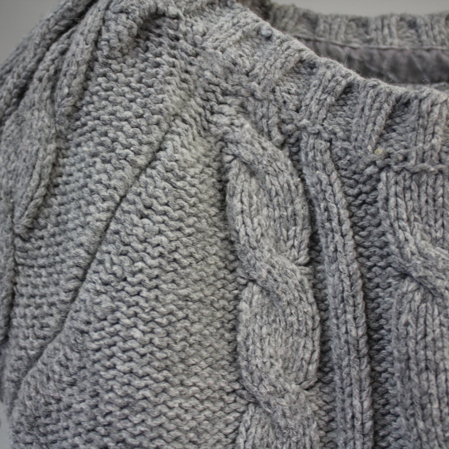 second hand Lyhythihainen neulepusero, koko 122cm-H&M