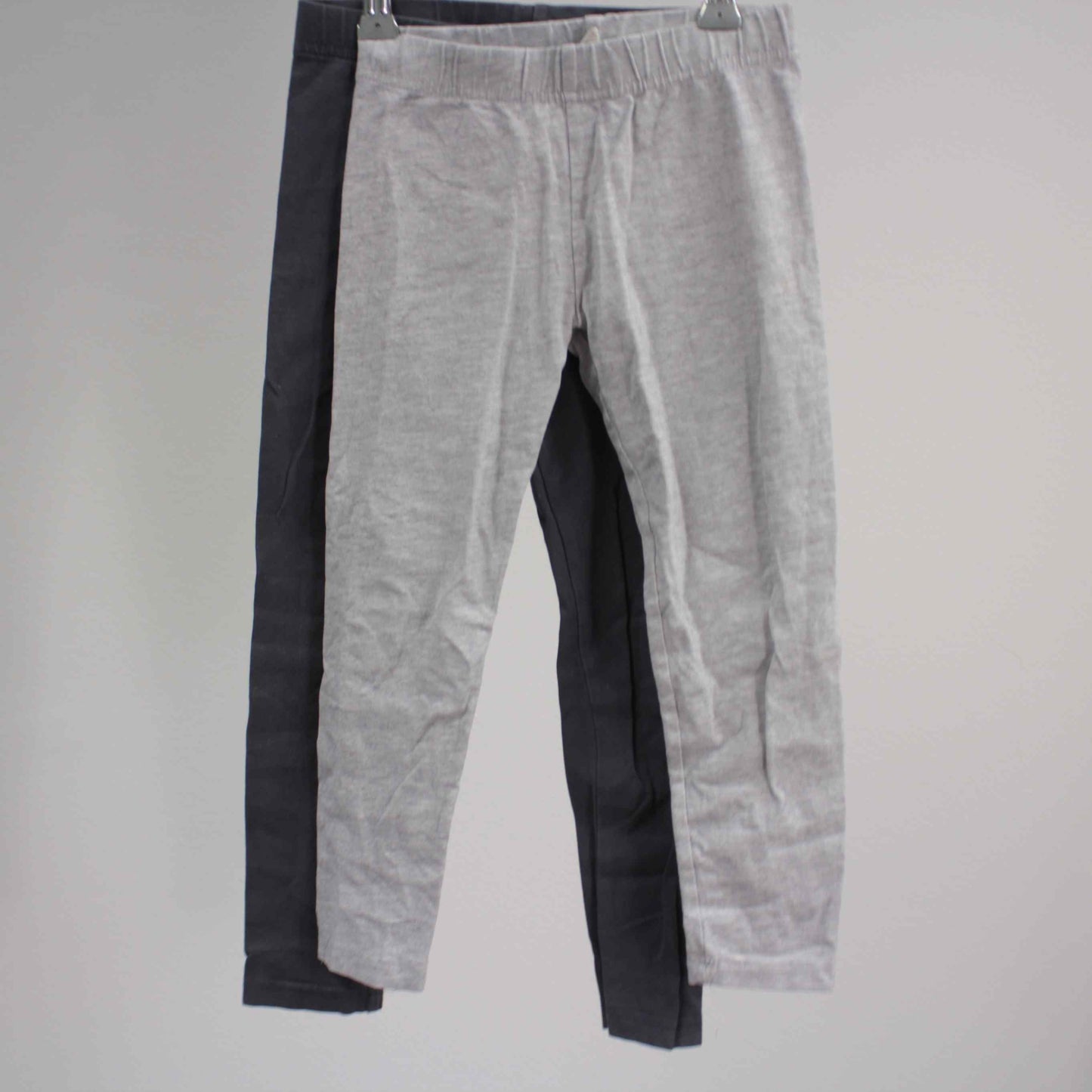Kahdet legginsit, koko 110cm