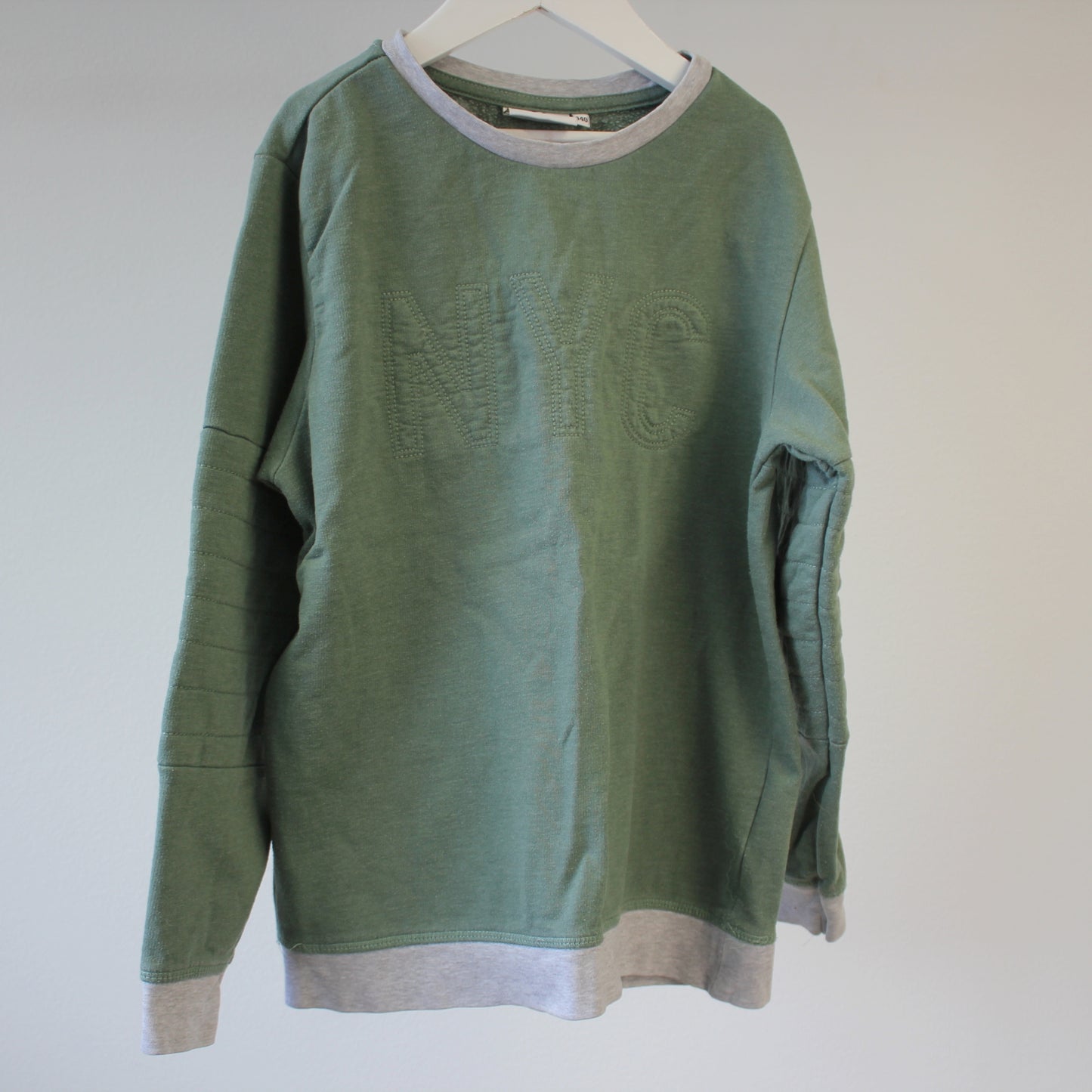second hand College-pusero, koko 140cm-R Cover