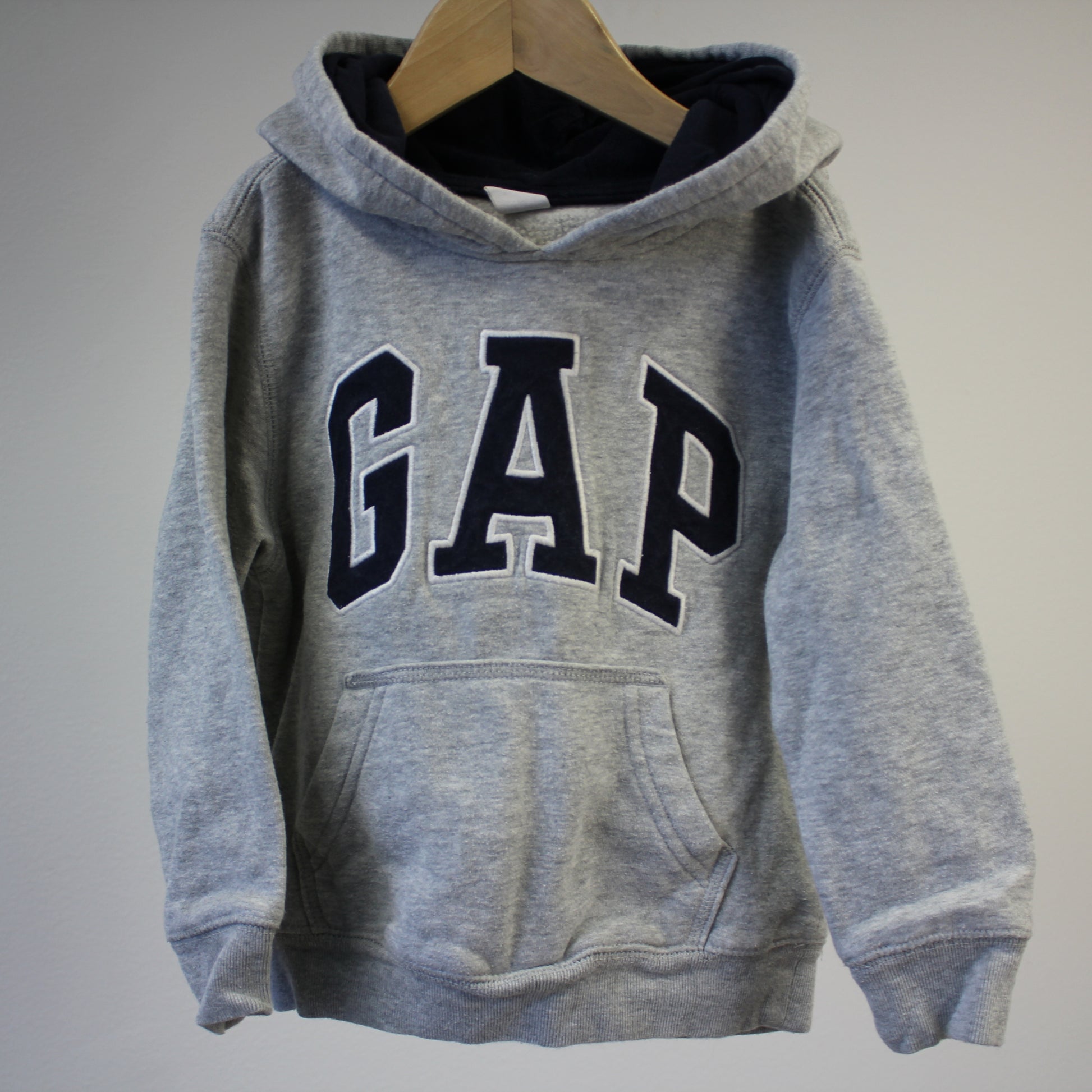 second hand College-huppari, koko 104cm-GAP