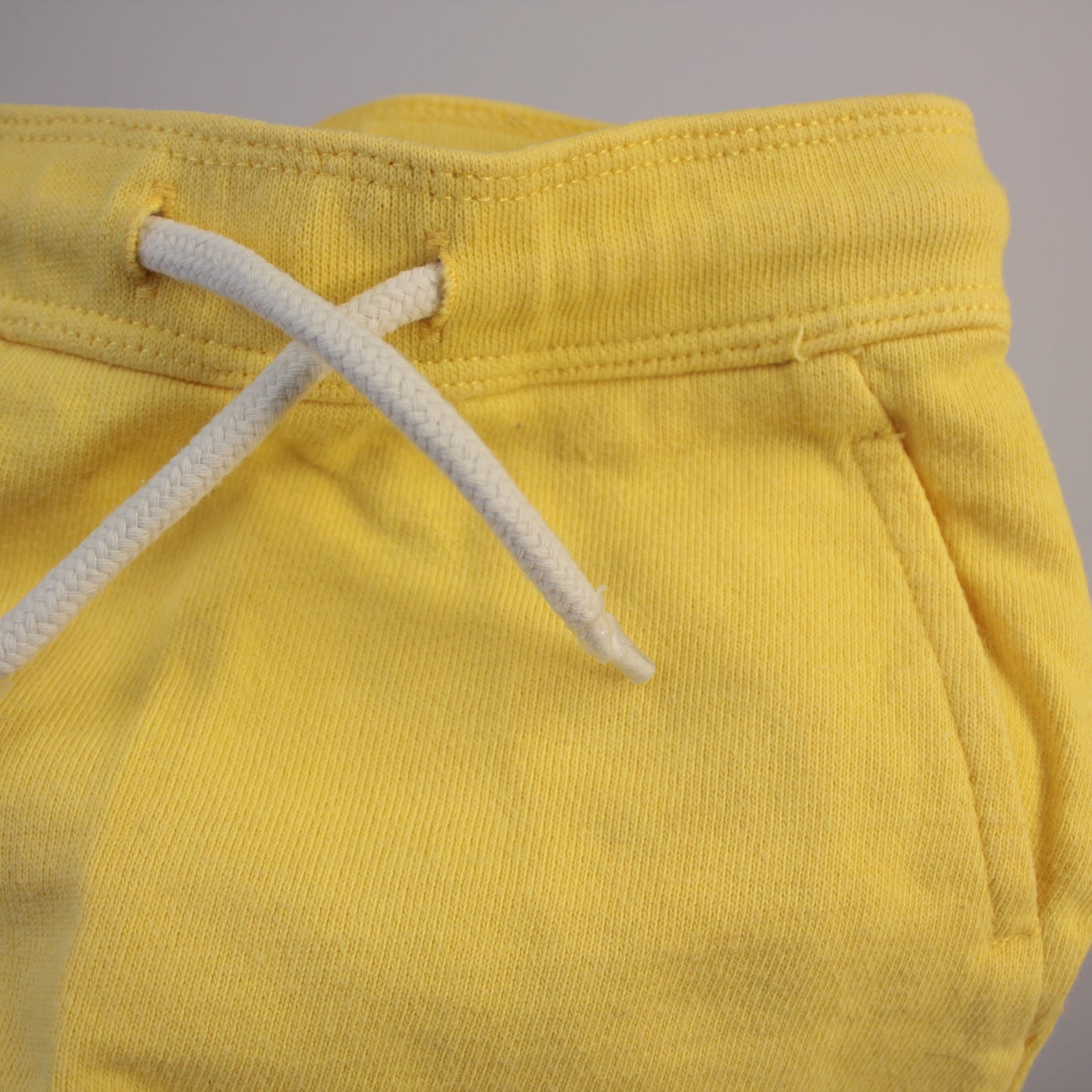 second hand Shortsit college, koko 68cm-H&M